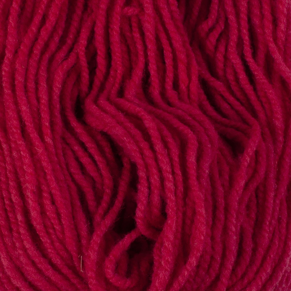 Plantaardig rood geverdd biologisch wollen breigaren