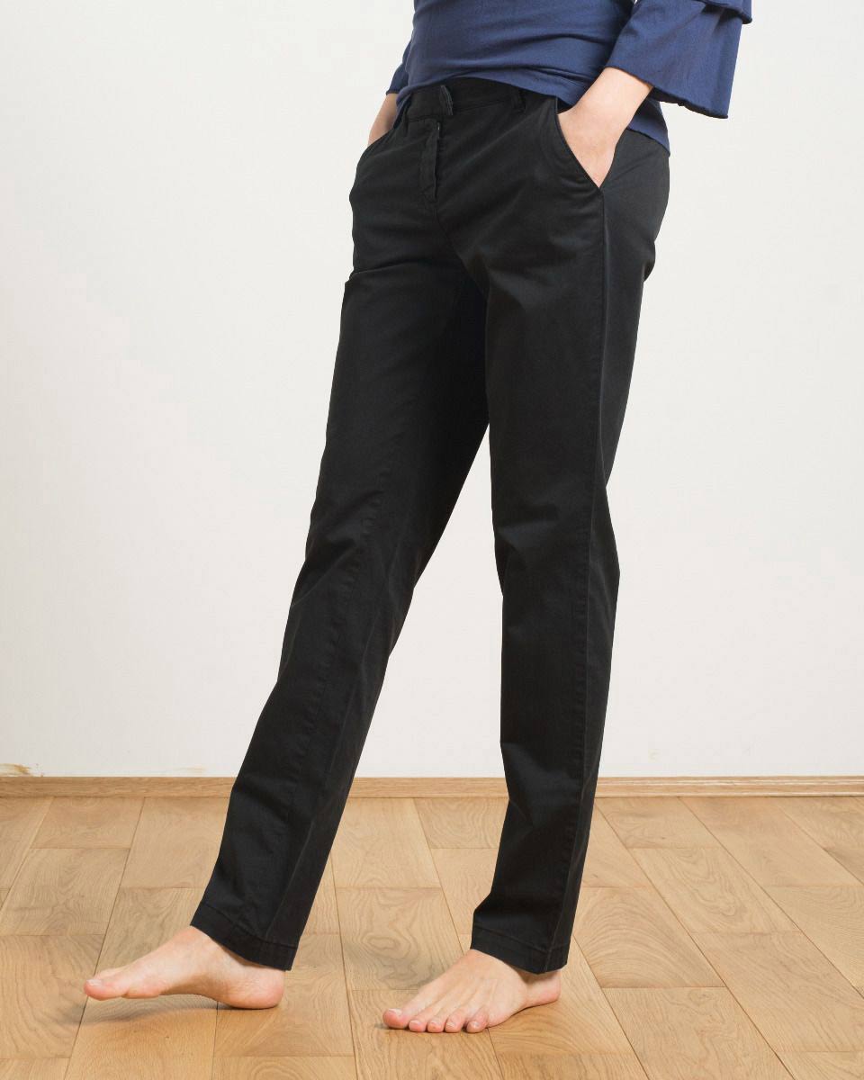 Ravenzwarte dames chino van biologische katoen / Chino van Alma \u0026 Lovis